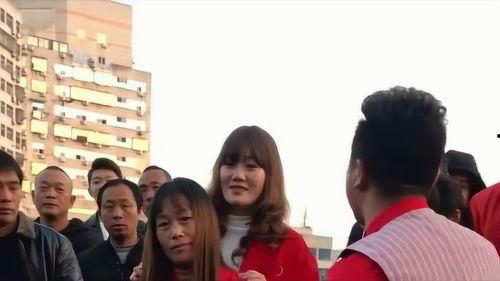 网红歌手坐船被围观了,现场热度飙升