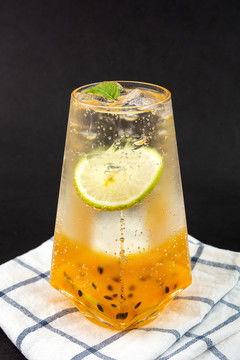 柠檬百香果水明星,明星饮品，清新夏日必备